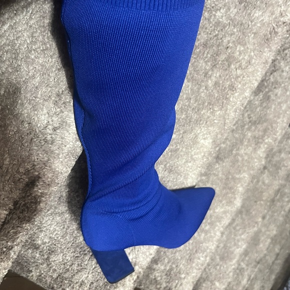 Size 10, cobalt blue 2” heel, pull on, stretch boot, large calf friendly!!! - Picture 3 of 9